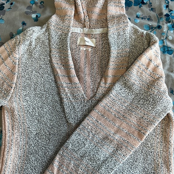 TNA Hoody - Picture 2 of 5